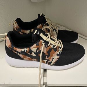 Men’s Nike Roshe Run Shoes.